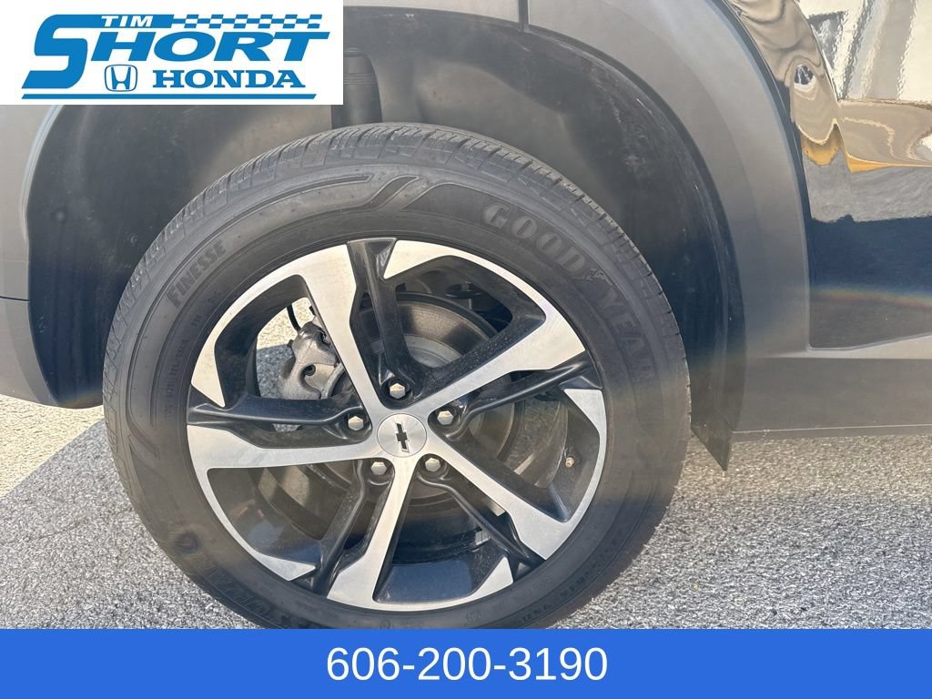 Used 2024 Chevrolet Trax RS w/ Driver Confidence Package FWD image 5