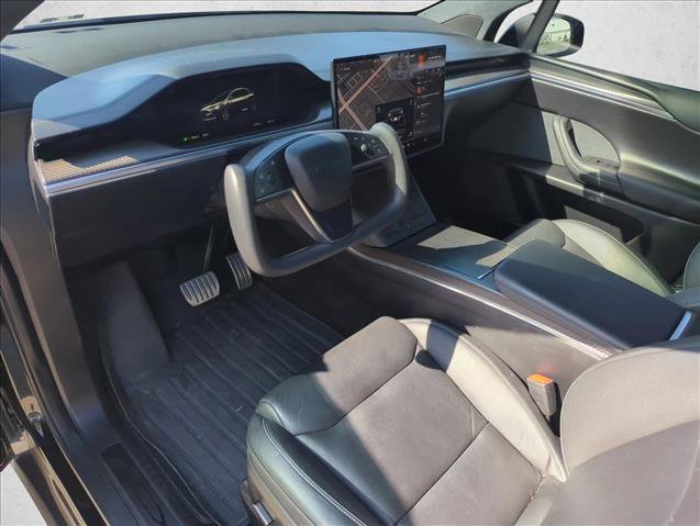 Used 2022 Tesla Model X Plaid image 6