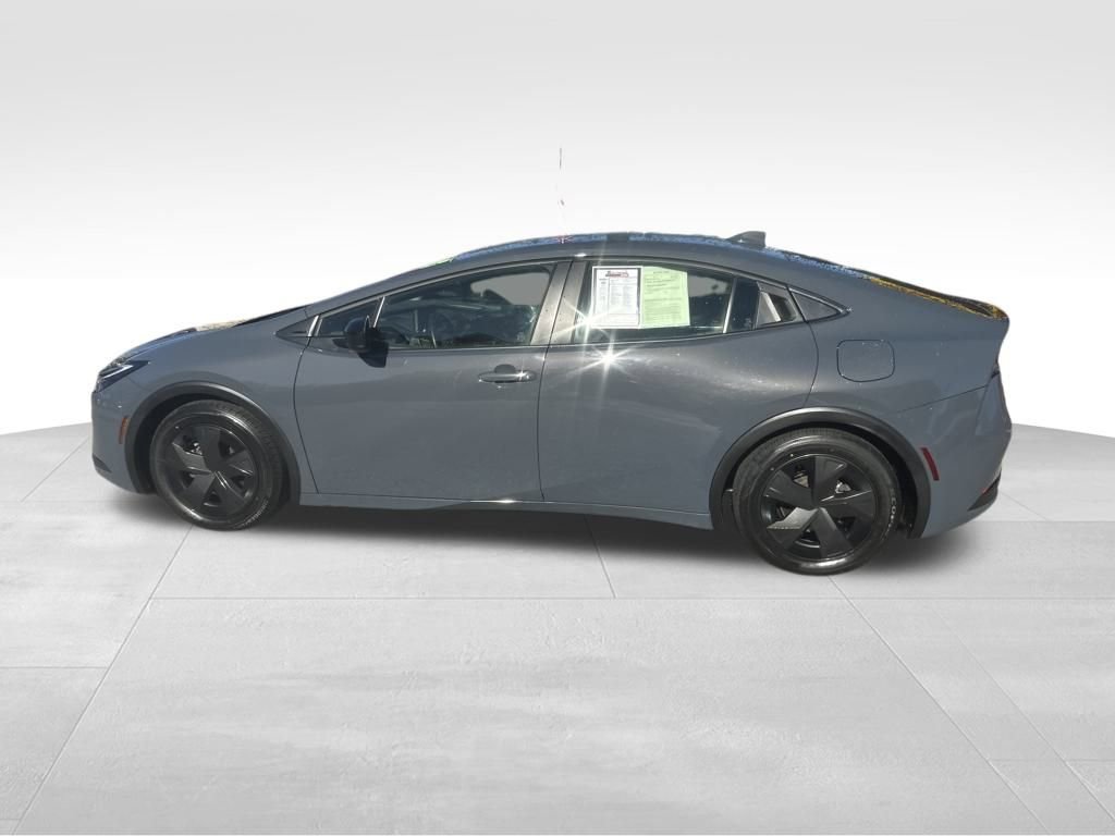 Used 2023 Toyota Prius LE image 13