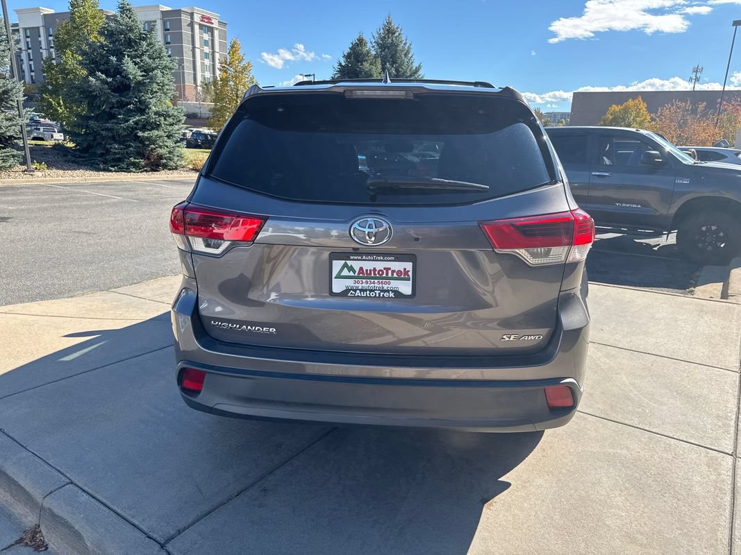 Used 2018 Toyota Highlander SE AWD/4WD image 8