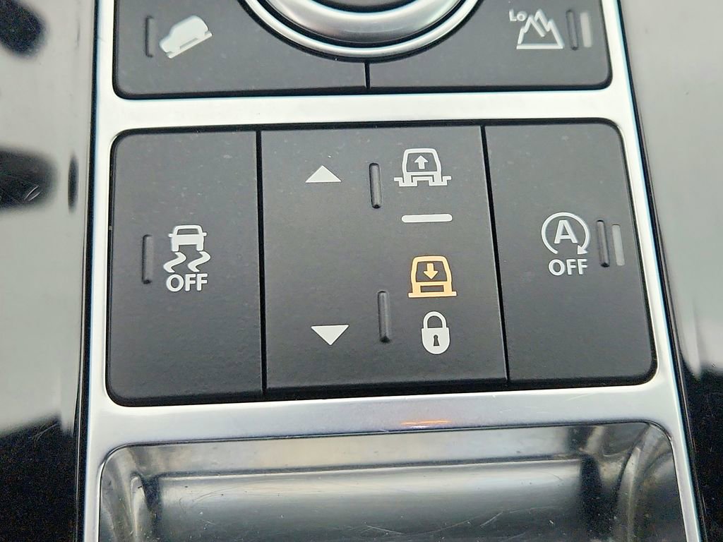 Used 2020 Land Rover Discovery HSE image 40