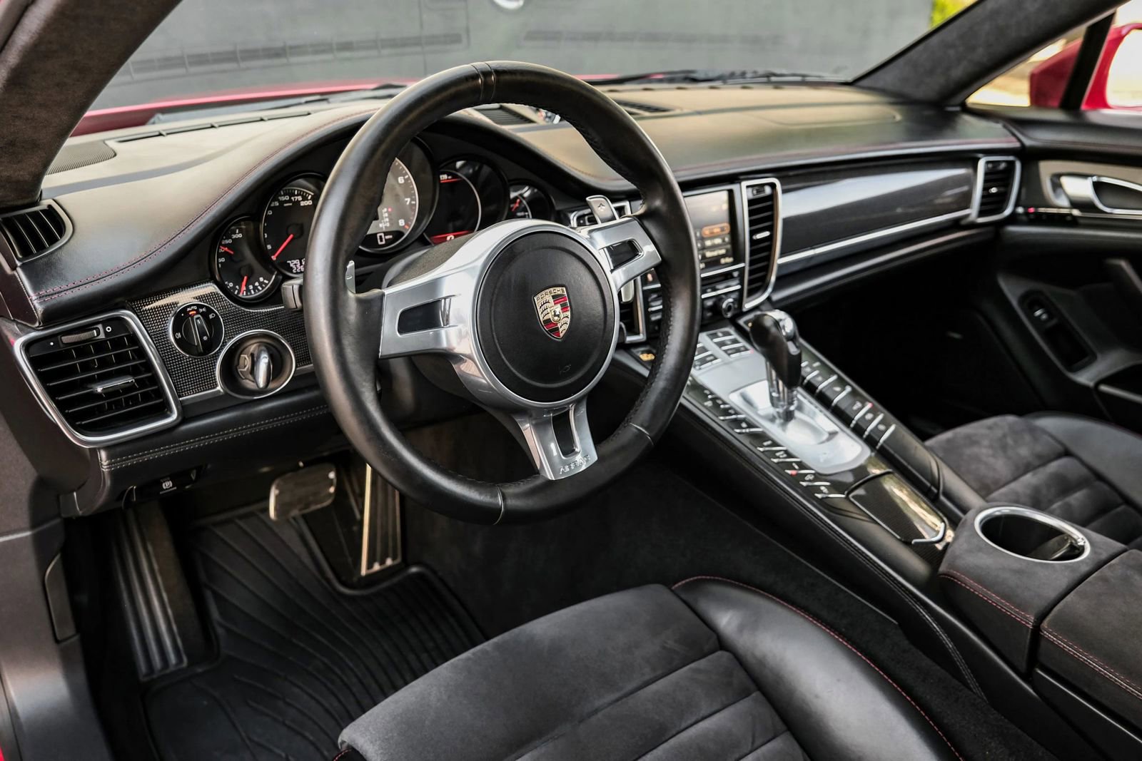 Used 2013 Porsche Panamera GTS image 2