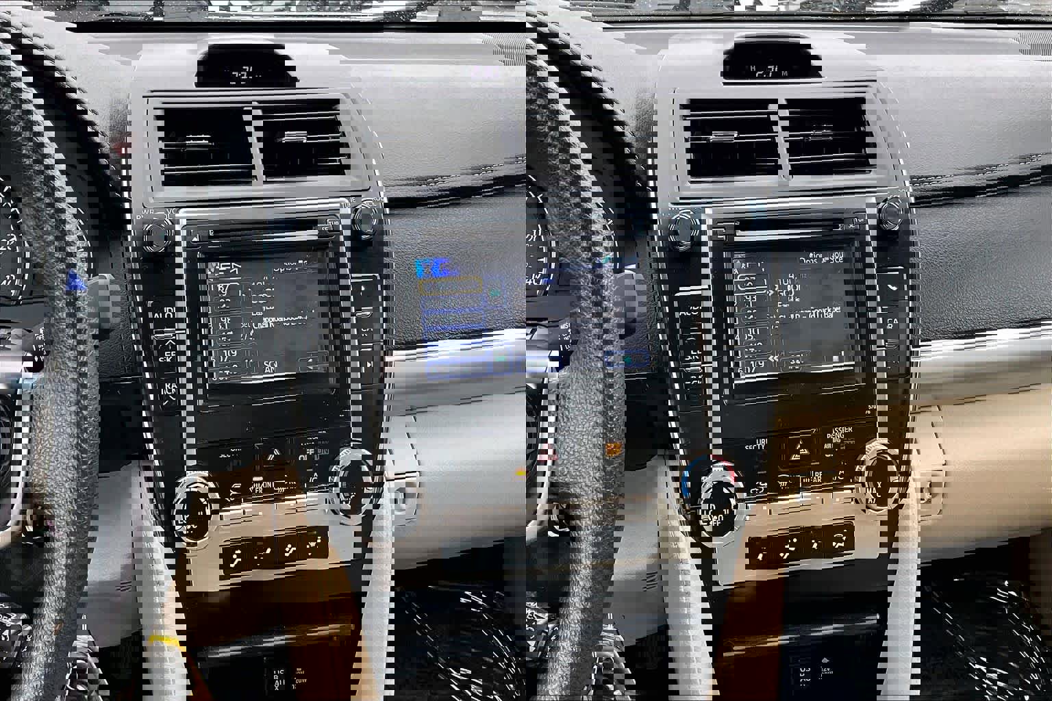 Used 2013 Toyota Camry LE image 7