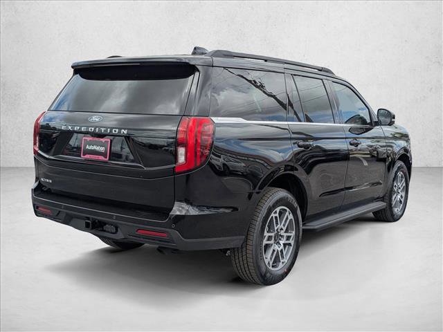 New 2026 Ford Expedition Active image 2