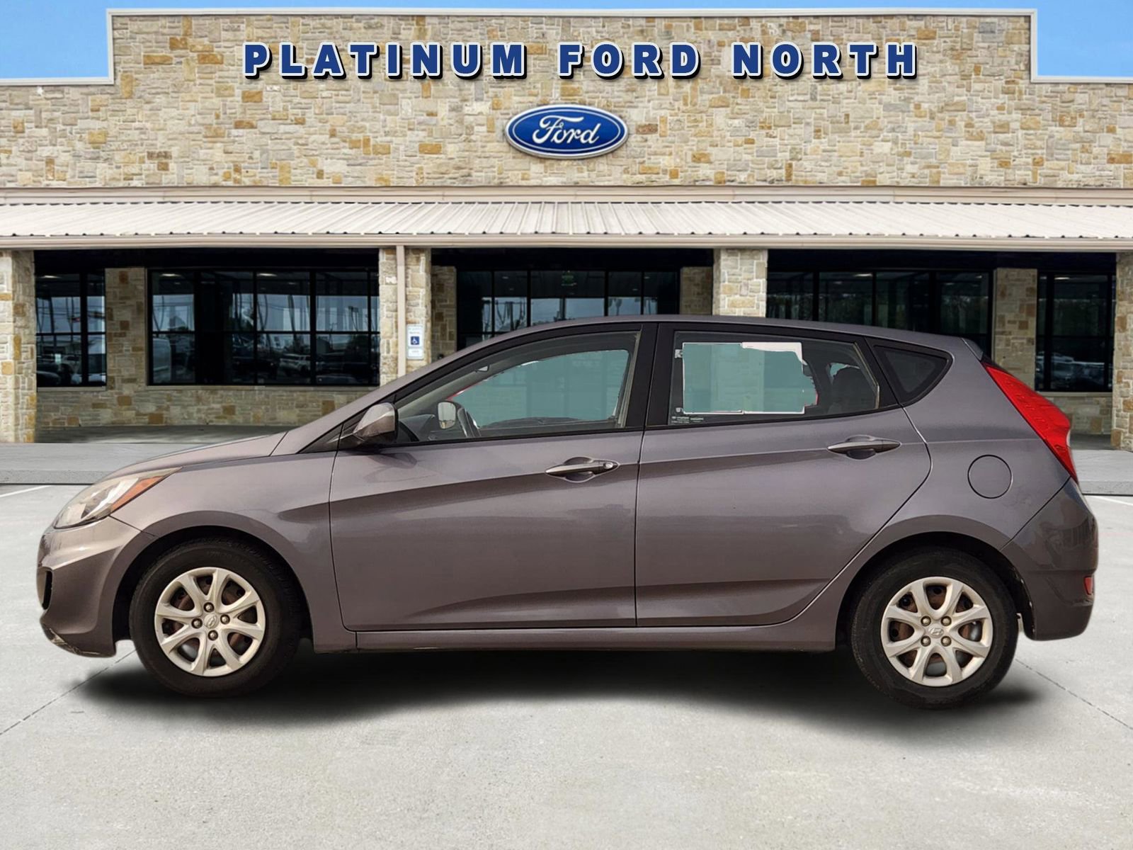 Used 2014 Hyundai Accent GS image 3
