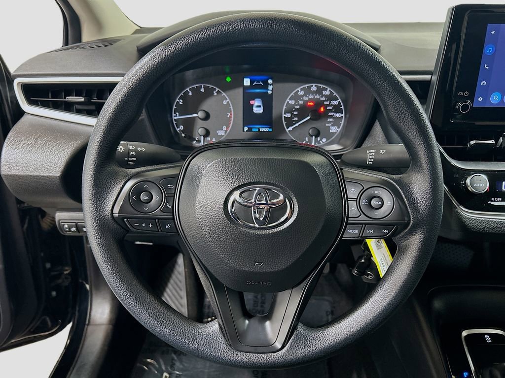 Used 2025 Toyota Corolla LE FWD image 9