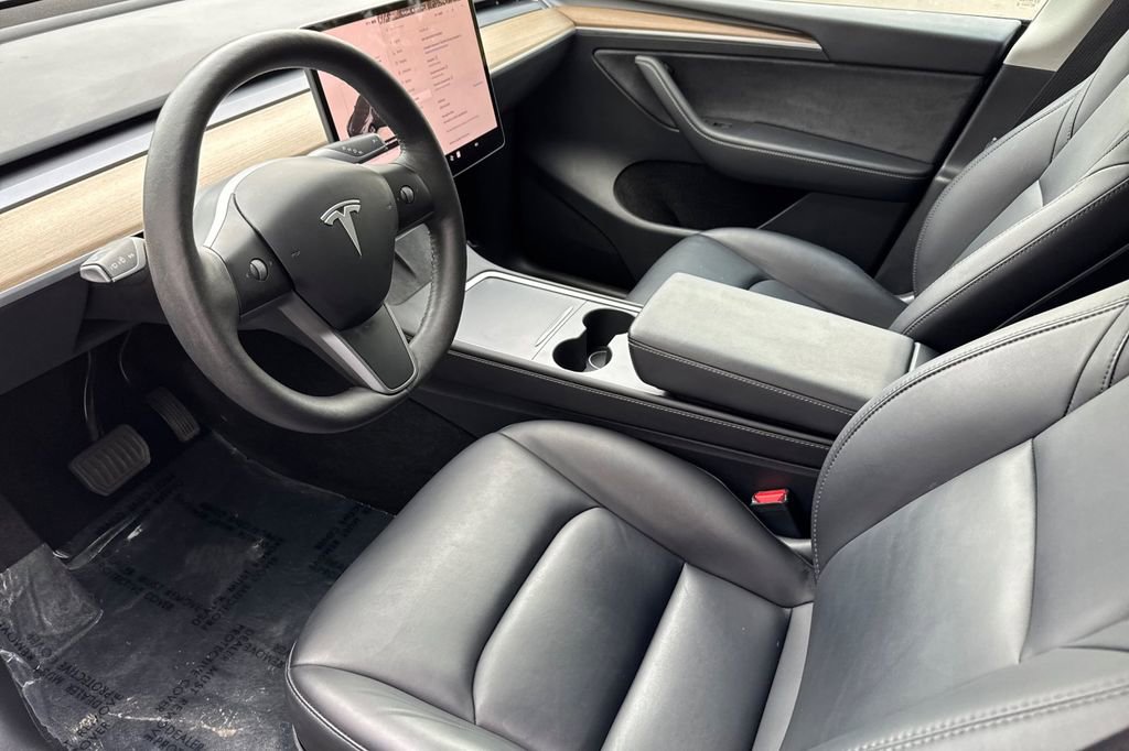 Used 2023 Tesla Model Y Long Range image 9