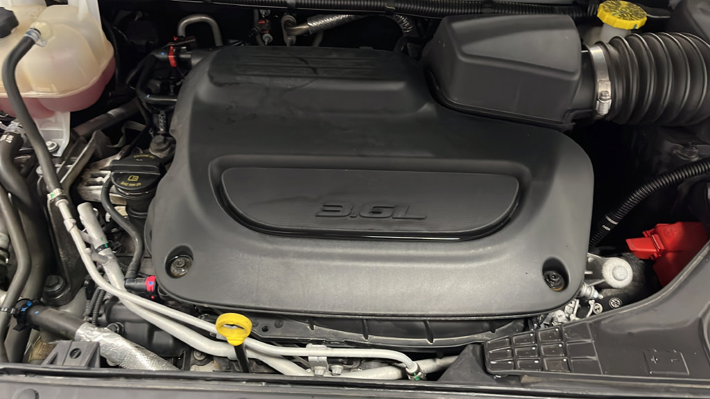 Used 2024 Chrysler Pacifica Touring-L FWD image 27