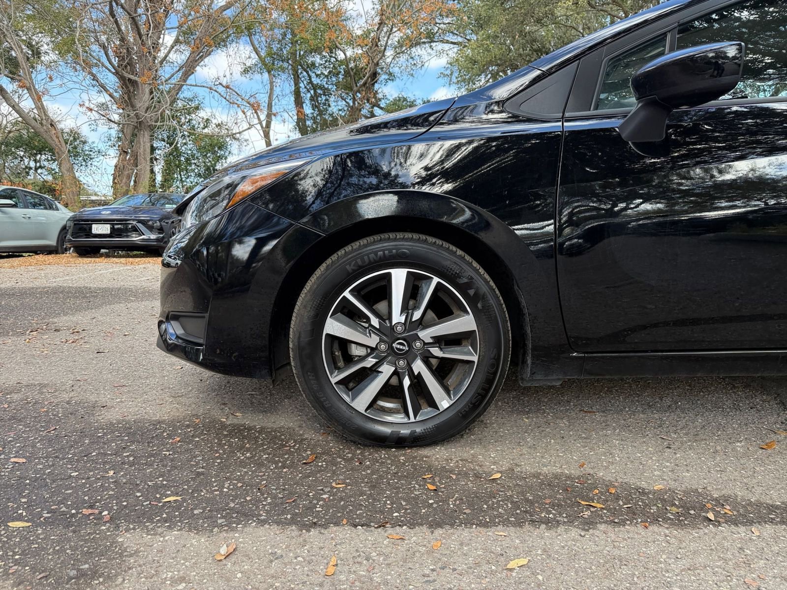 Used 2025 Nissan Versa SV FWD image 24