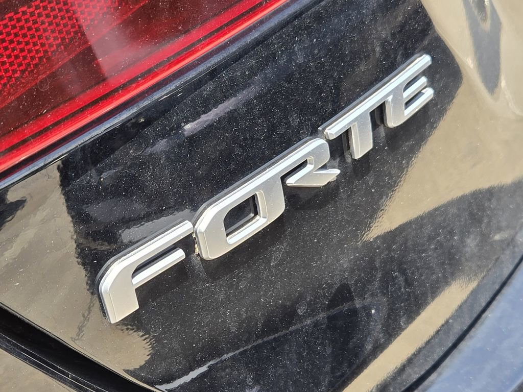 Certified 2024 Kia Forte LXS FWD image 3