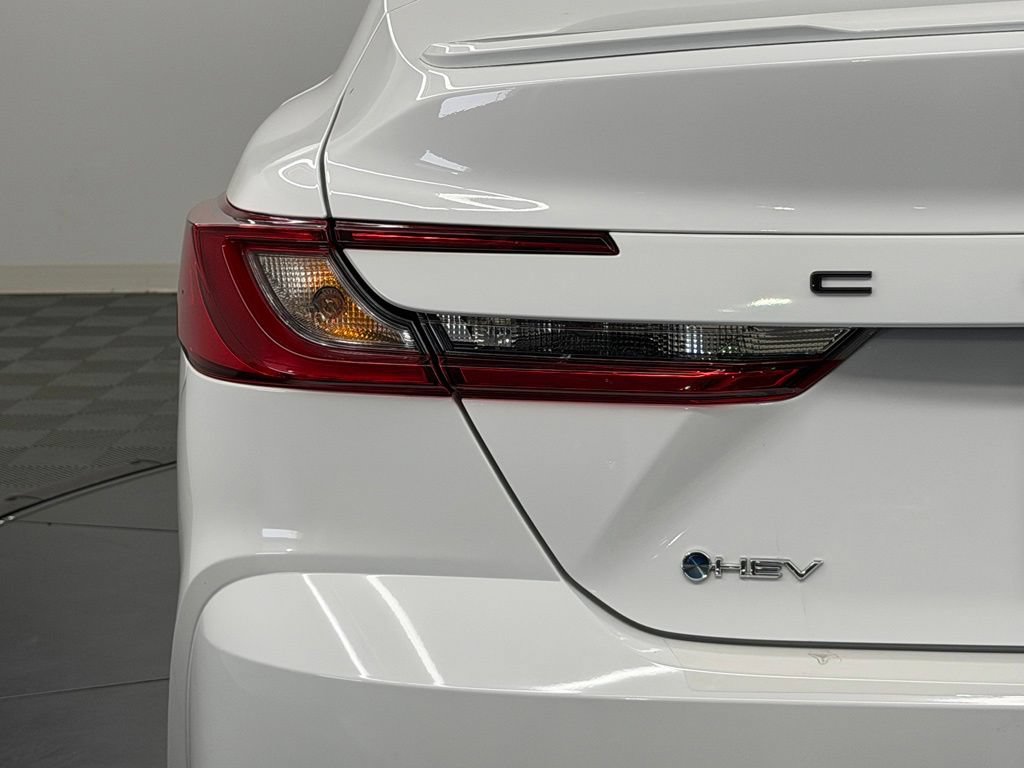 Used 2026 Toyota Camry SE FWD image 13
