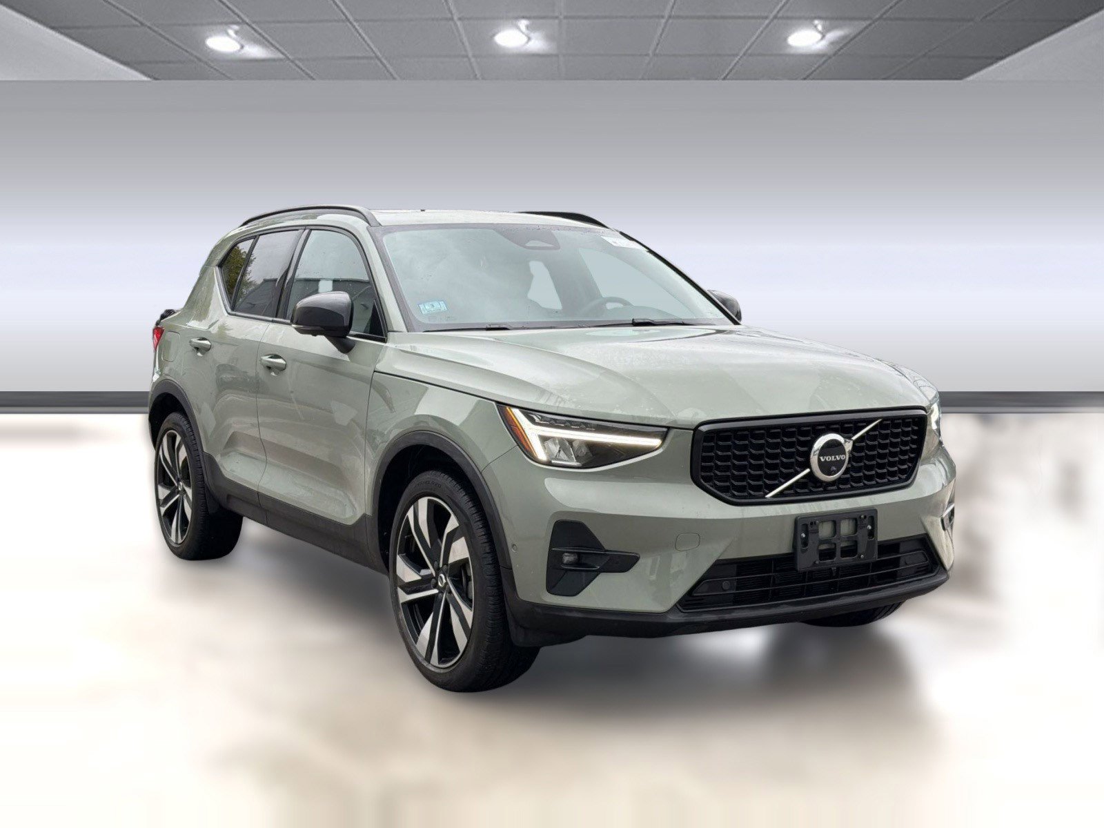Certified 2023 Volvo XC40 B5 Plus w/ Driver Assist Package image 7