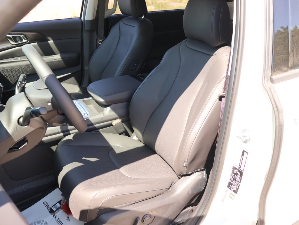 New 2027 Kia Carnival SX w/ Dark Edition Package FWD image 25