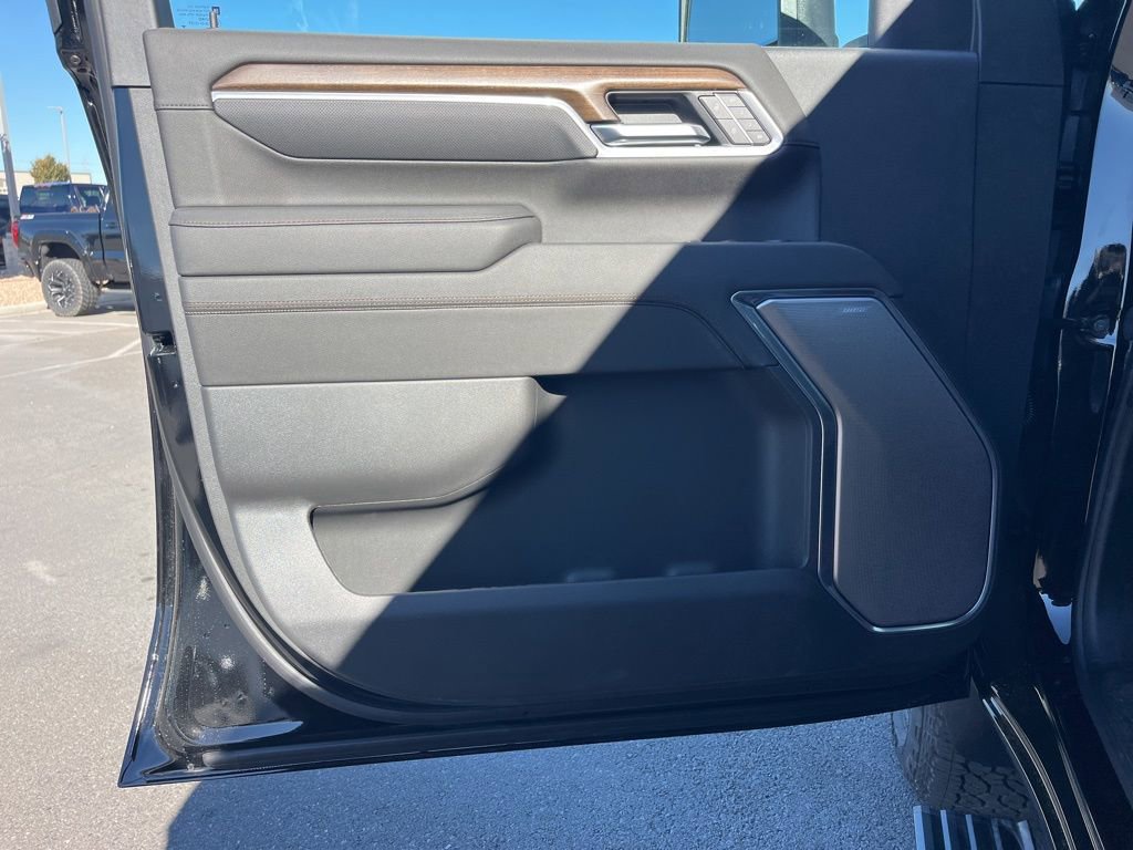 New 2026 Chevrolet Silverado 3500 High Country w/ Midnight Edition image 8