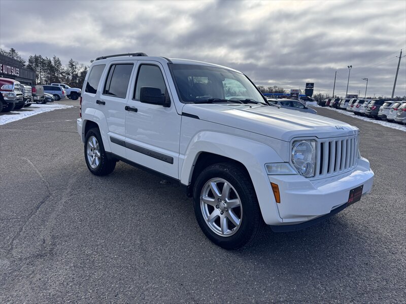 Used 2010 Jeep Liberty Sport w/ Popular Equipment Group AWD/4WD image 2