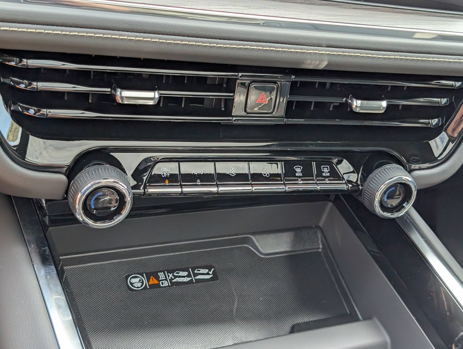 New 2026 Chevrolet Suburban Premier AWD/4WD image 27