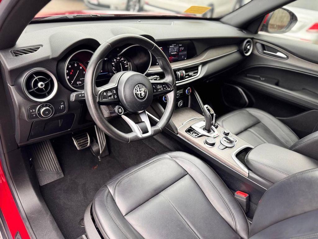Used 2023 Alfa Romeo Stelvio Ti AWD/4WD image 14
