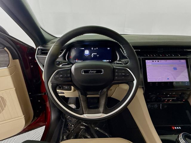 Used 2025 Jeep Grand Cherokee L Limited w/ Luxury Tech Group II RWD image 11
