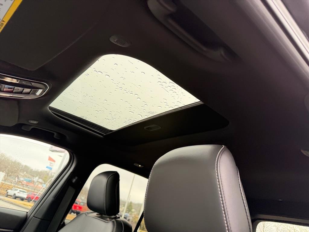 Used 2024 Jeep Grand Cherokee Altitude image 14