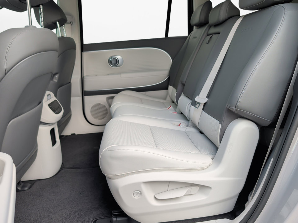 New 2026 Hyundai Ioniq 9 SEL image 13