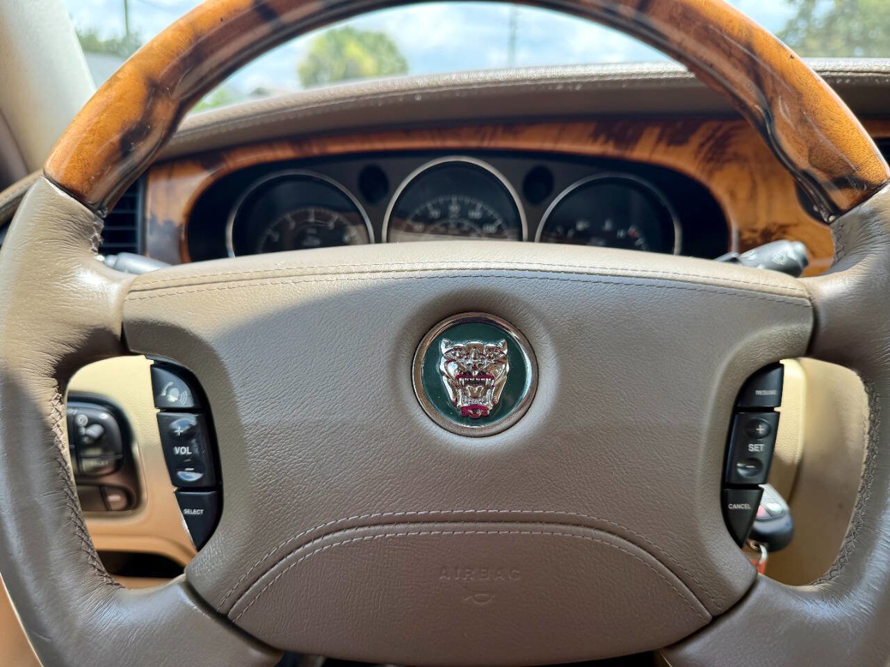 Used 2006 Jaguar XJ Vanden Plas image 14