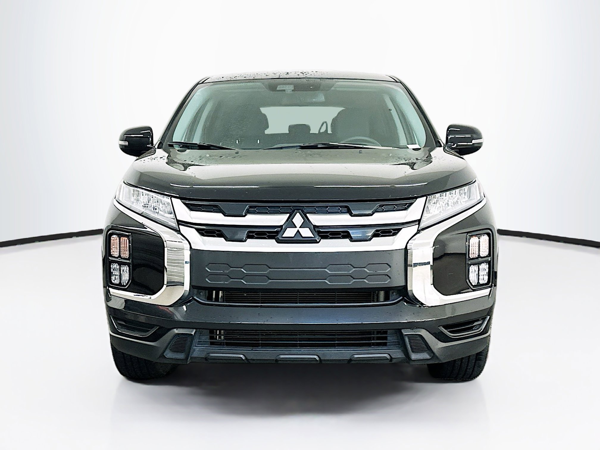 Used 2025 Mitsubishi Outlander Sport SE image 2