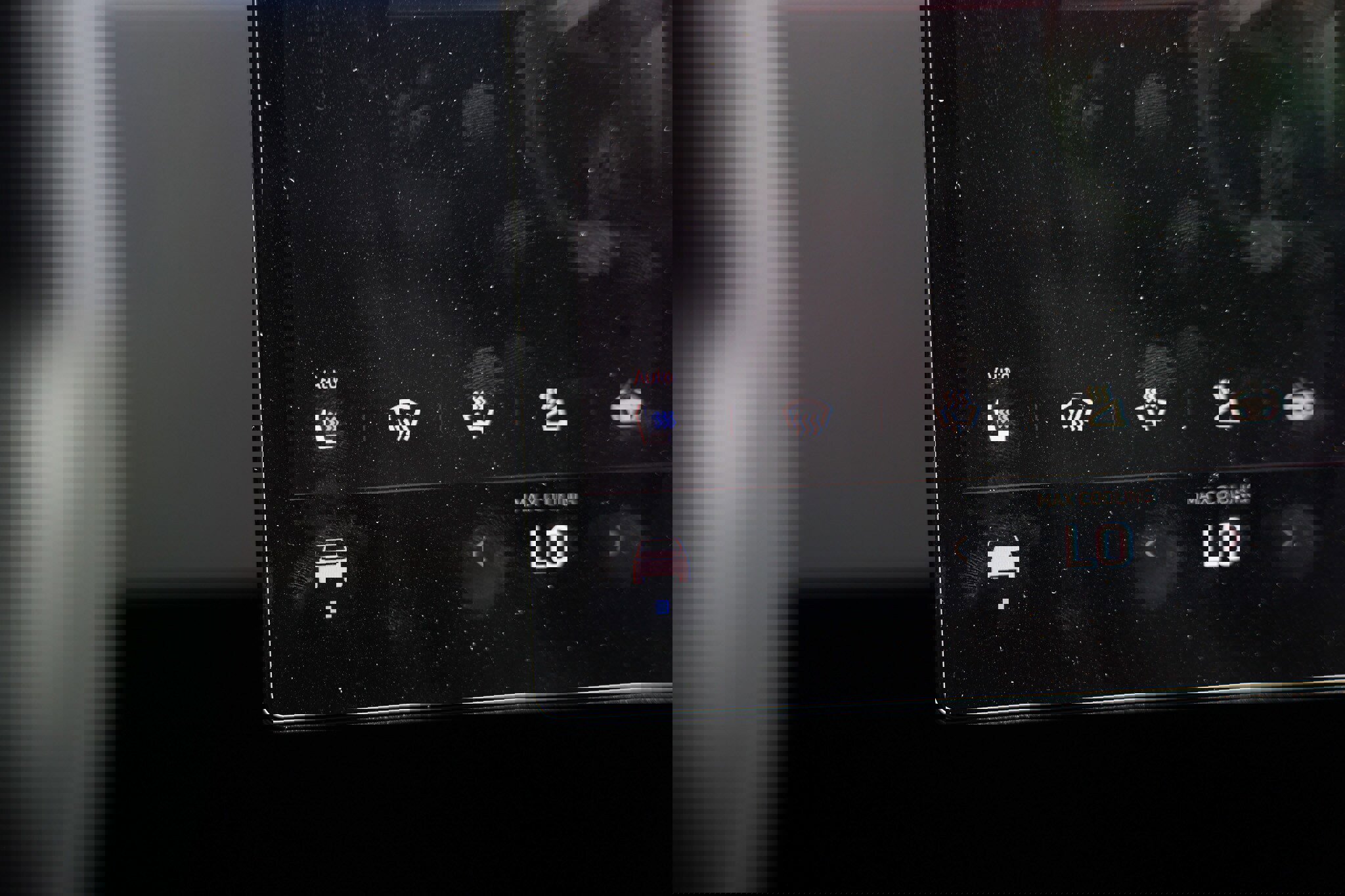 Used 2024 Tesla Cybertruck AWD Crew Cab image 38