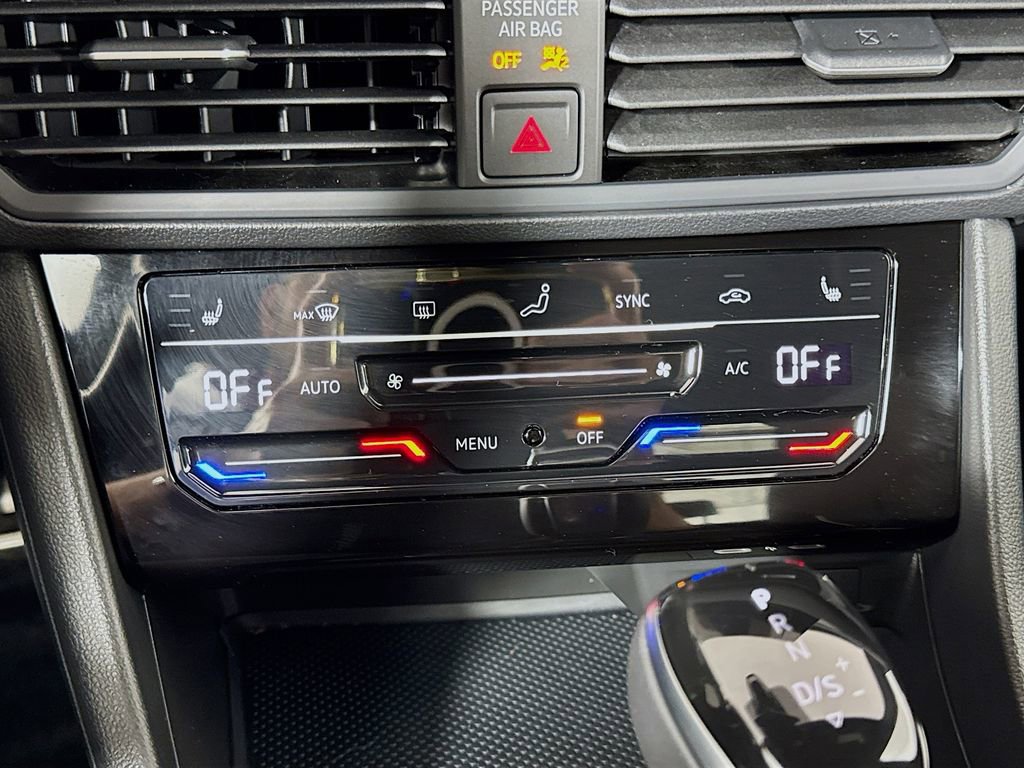 Used 2025 Volkswagen Jetta Sport image 19