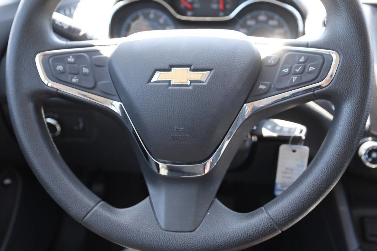 Used 2017 Chevrolet Cruze LT FWD image 18