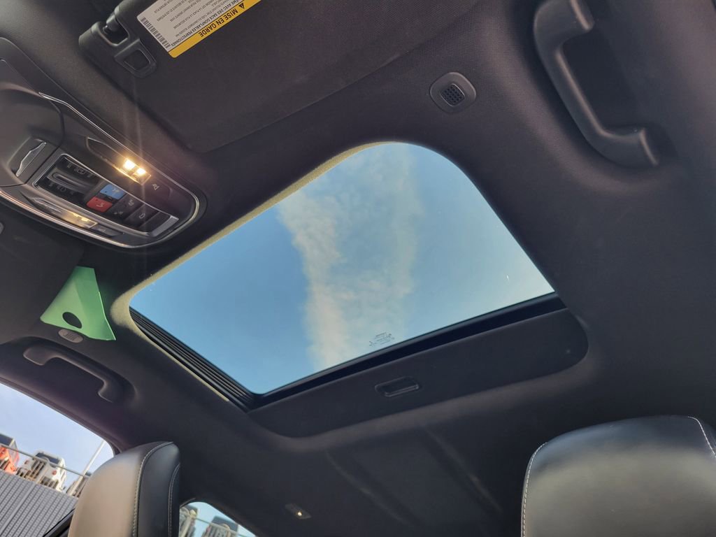 Used 2023 Jeep Grand Cherokee L Laredo image 16