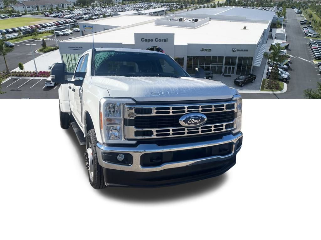 Used 2025 Ford F350 XLT image 6