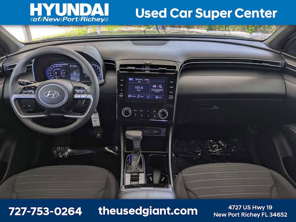 Used 2023 Hyundai Santa Cruz SE AWD/4WD image 16