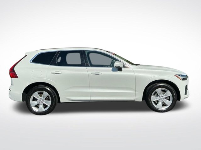 Used 2022 Volvo XC60 B5 Momentum AWD/4WD image 6
