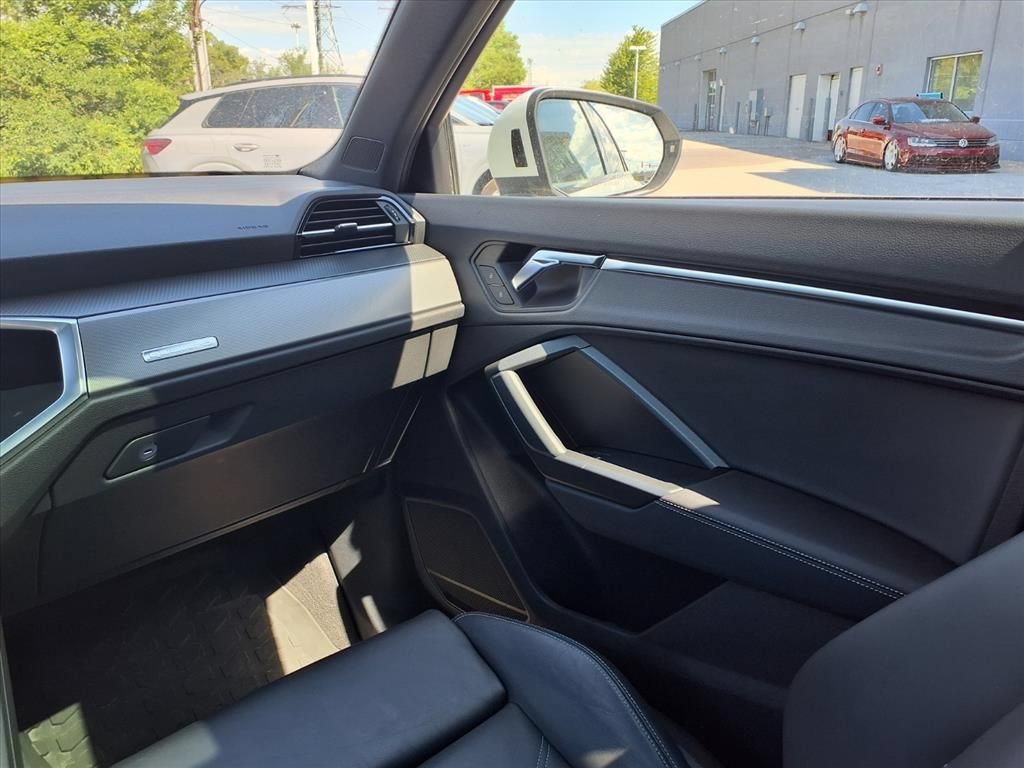 Used 2023 Audi Q3 2.0T Premium w/ Black Optic Sport Package AWD/4WD image 24