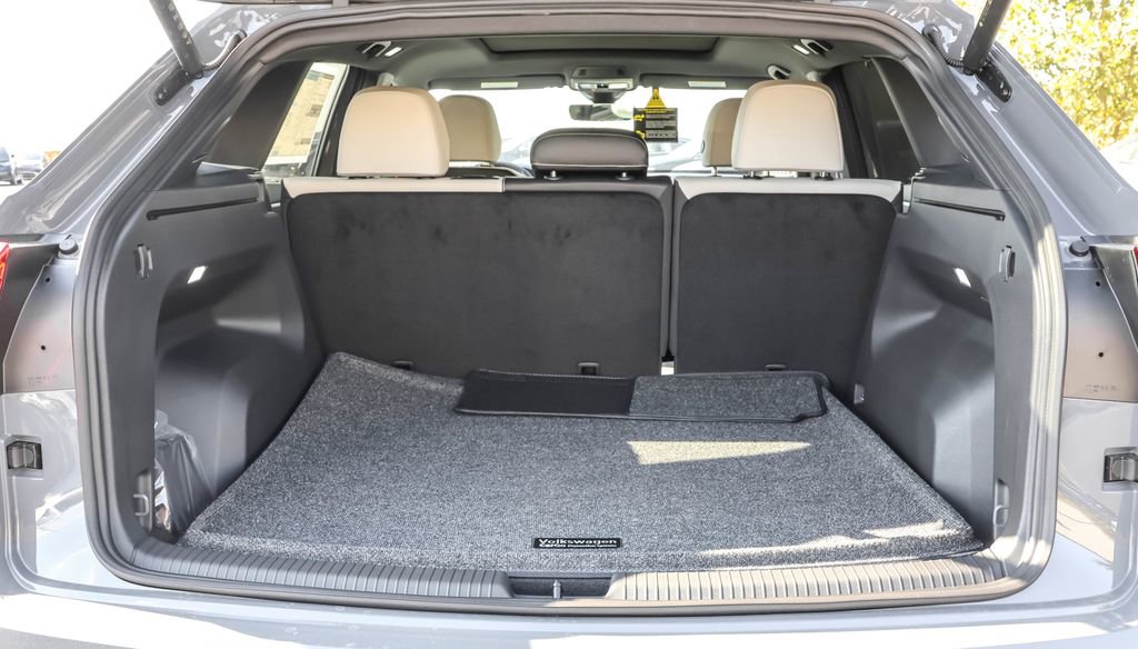 New 2026 Volkswagen Atlas Cross Sport SEL Premium R-Line image 36