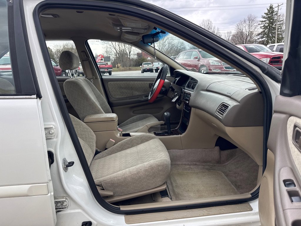 Used 2001 Nissan Altima GXE image 11