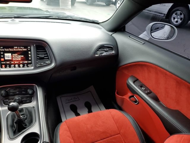 Used 2015 Dodge Challenger SRT Hellcat RWD image 15