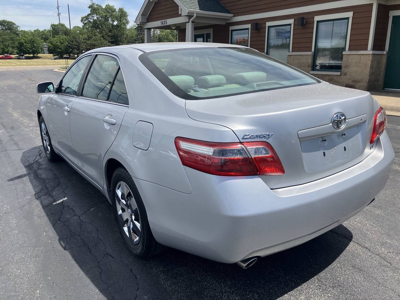Used 2008 Toyota Camry LE FWD image 5