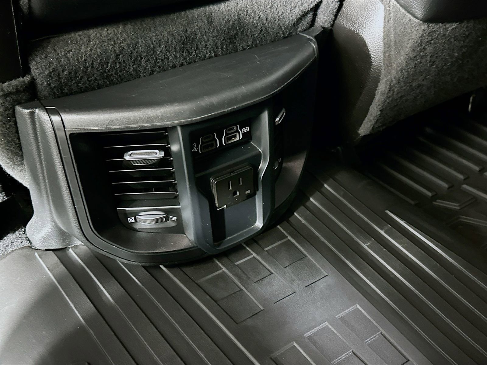 Used 2019 RAM 3500 Laramie AWD/4WD image 26