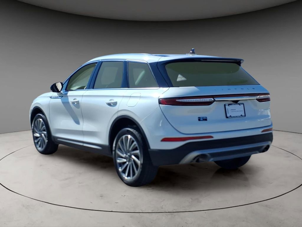 Certified 2023 Lincoln Corsair Reserve image 3
