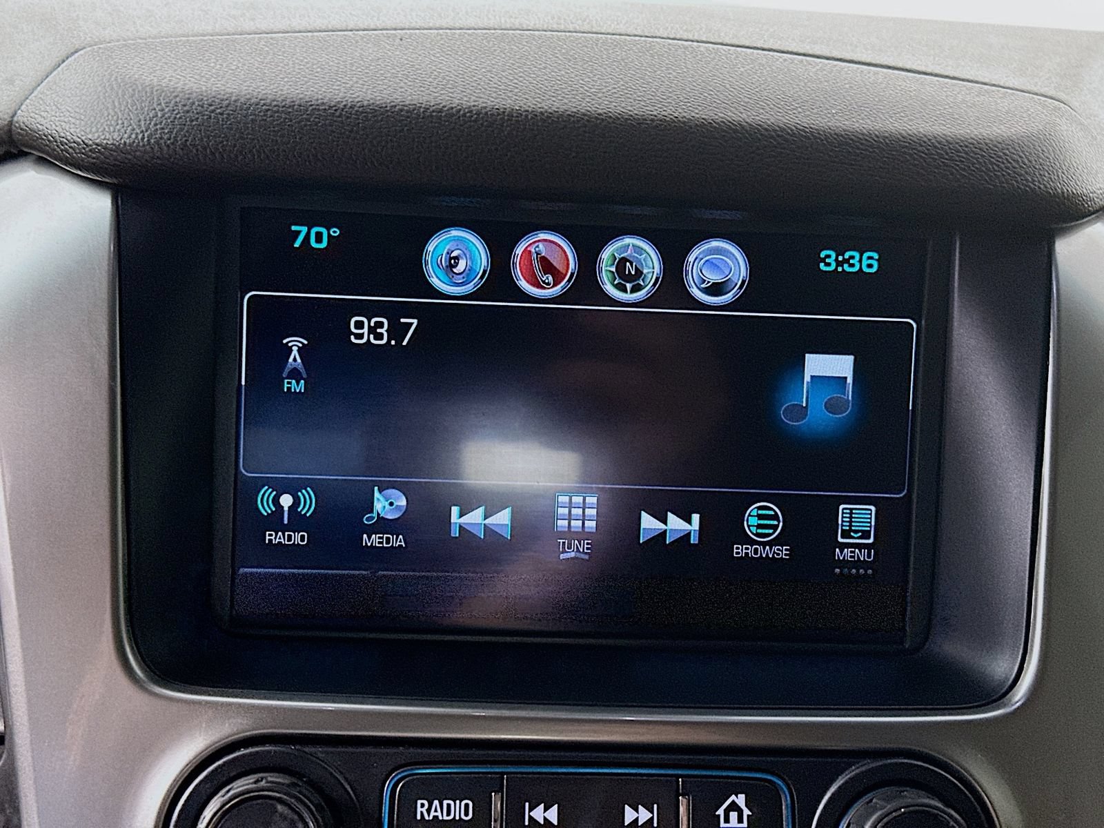 Used 2019 Chevrolet Tahoe LT w/ Luxury Package AWD/4WD image 14