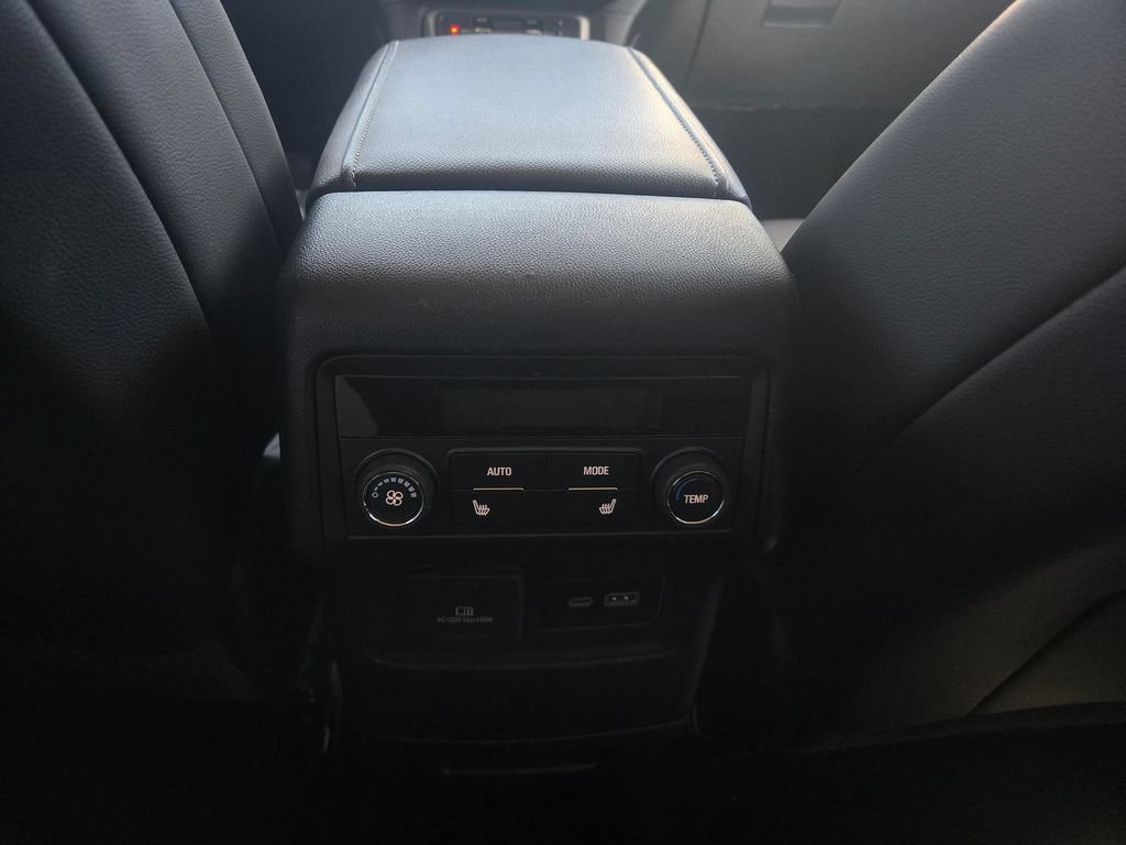 Used 2023 GMC Acadia Denali FWD image 6
