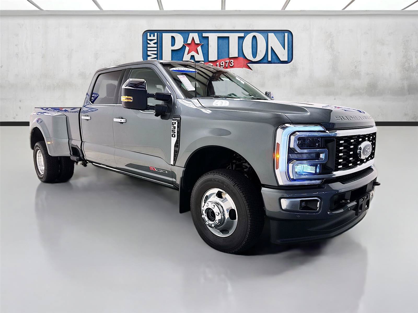 New 2026 Ford F350 Platinum w/ Platinum Plus Package AWD/4WD image 1