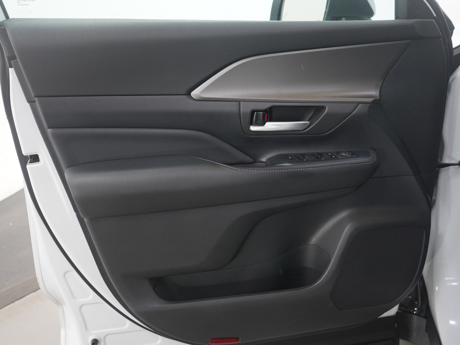 Used 2024 Toyota Grand Highlander XLE image 22