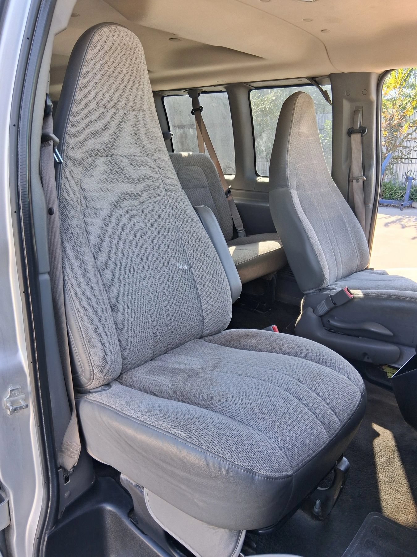 Used 2017 Chevrolet Express 2500 LS RWD image 34