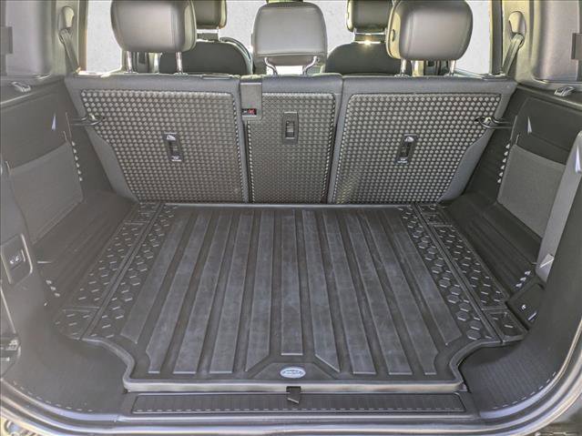 Used 2025 Land Rover Defender 110 X image 6