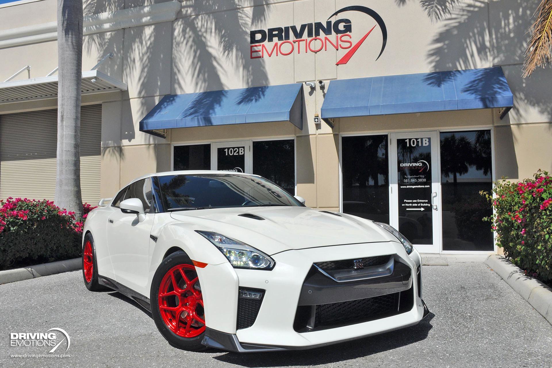 Used 2019 Nissan GT-R Premium image 8