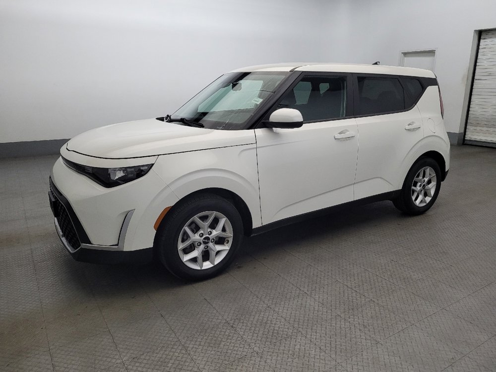 Used 2023 Kia Soul LX w/ LX Technology Package image 2