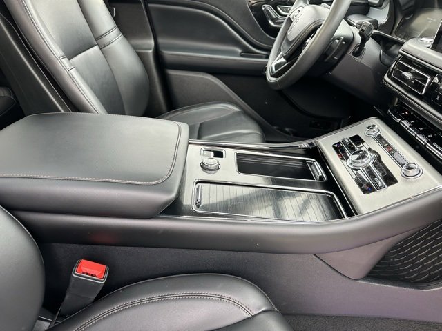 Used 2023 Lincoln Aviator AWD w/ Premium Package image 18