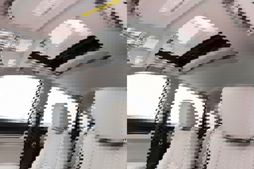 Used 2018 Honda Accord Touring image 19